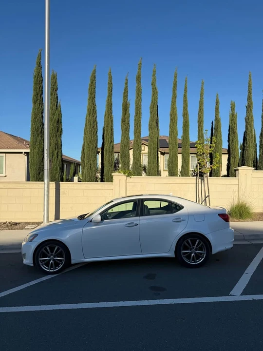 2009 Lexus IS 2nd Gen - Image 2 of 8