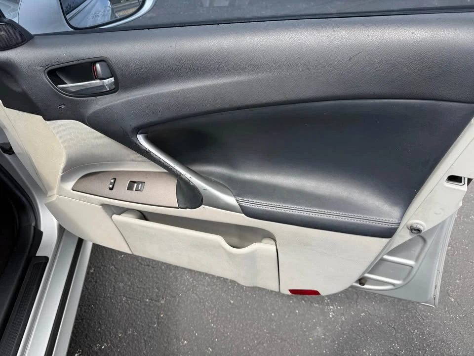 2009 Lexus IS 2nd Gen - Image 15 of 18