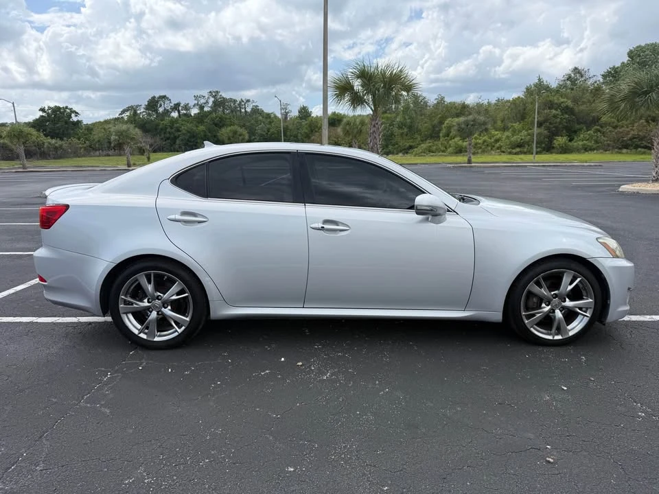 2009 Lexus IS 2nd Gen - Image 5 of 18