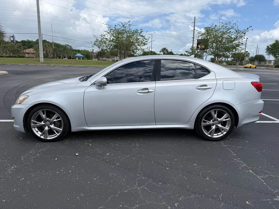 2009 Lexus IS 2nd Gen - Image 4 of 18