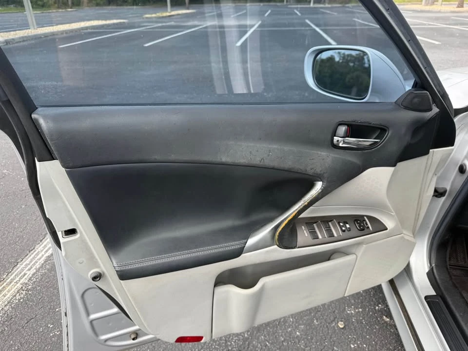 2009 Lexus IS 2nd Gen - Image 16 of 18