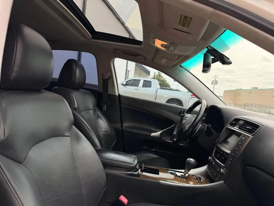 2009 Lexus IS 2nd Gen - Image 9 of 13