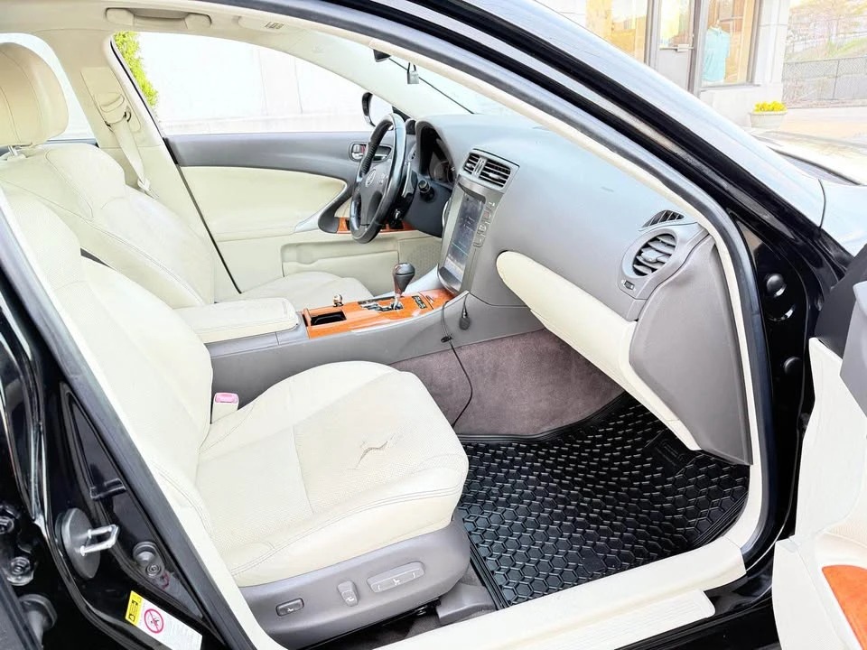 2009 Lexus IS 2nd Gen - Image 5 of 12