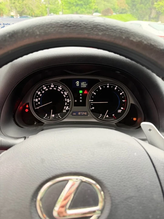 2009 Lexus IS 2nd Gen - Image 6 of 16