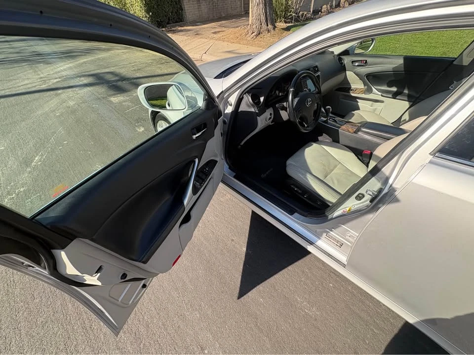 2009 Lexus IS 2nd Gen - Image 5 of 10