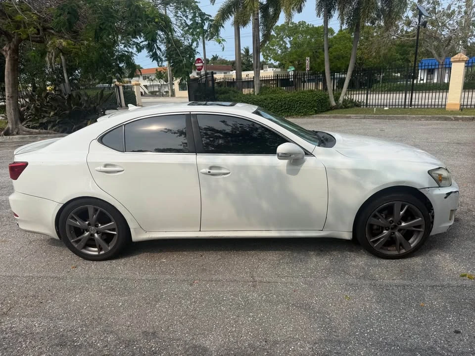 2009 Lexus IS 2nd Gen - Image 3 of 7