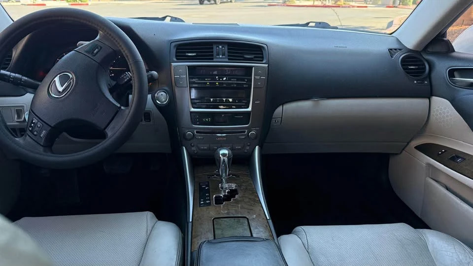 2009 Lexus IS 2nd Gen - Image 18 of 20