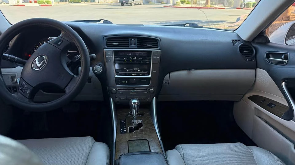 2009 Lexus IS 2nd Gen - Image 17 of 20