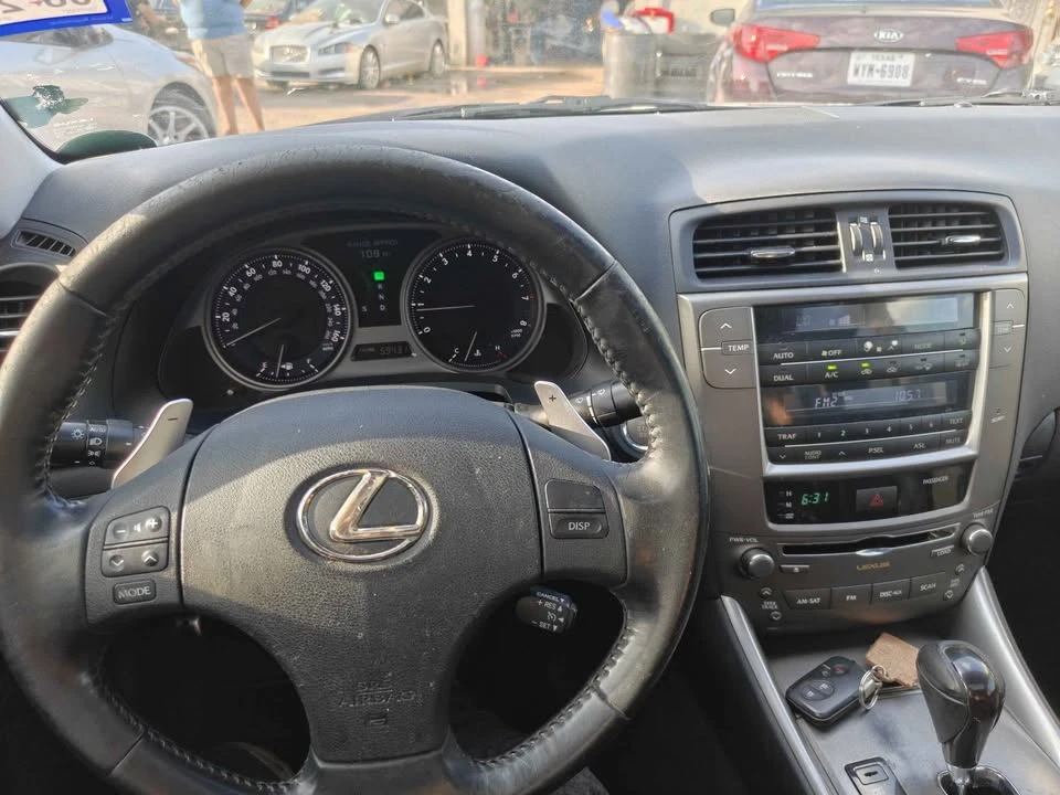 2009 Lexus IS 2nd Gen - Image 9 of 15