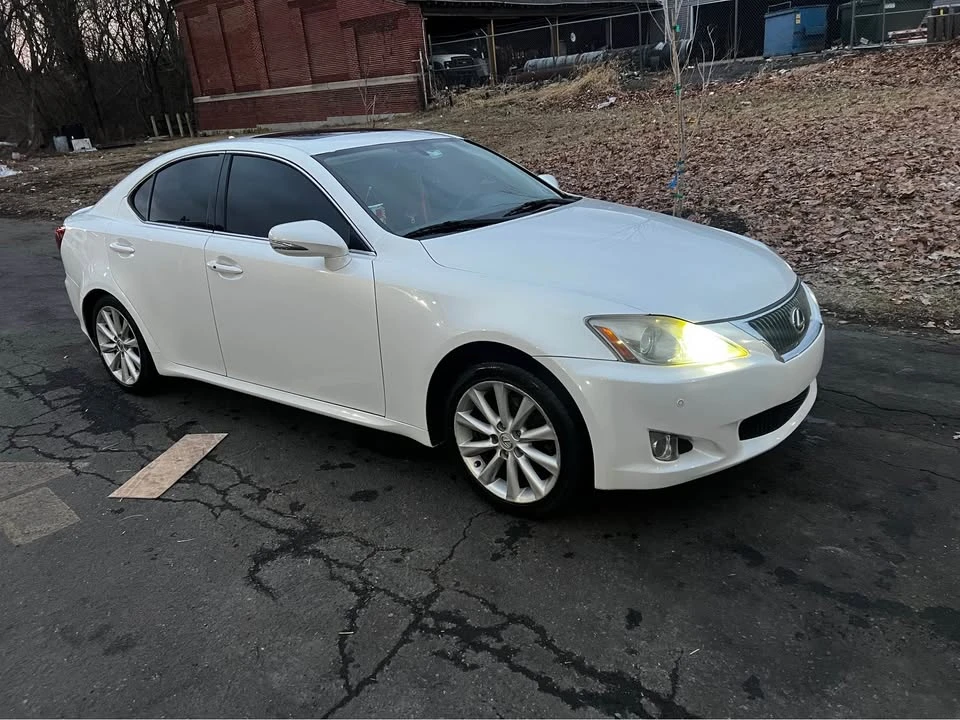 2009 Lexus IS 2nd Gen - Image 11 of 15