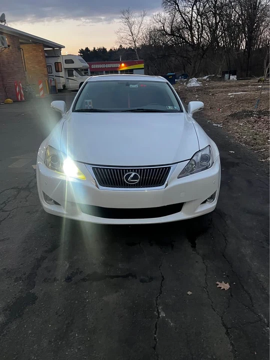 2009 Lexus IS 2nd Gen - Image 13 of 15