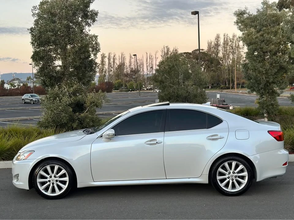 2009 Lexus IS 2nd Gen - Image 5 of 13