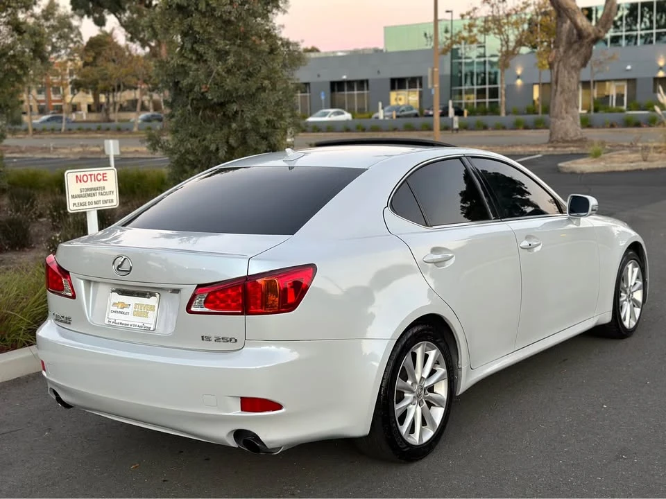 2009 Lexus IS 2nd Gen - Image 4 of 13