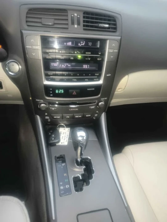 2009 Lexus IS 2nd Gen - Image 11 of 17