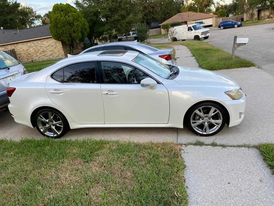 2009 Lexus IS 2nd Gen - Image 11 of 13