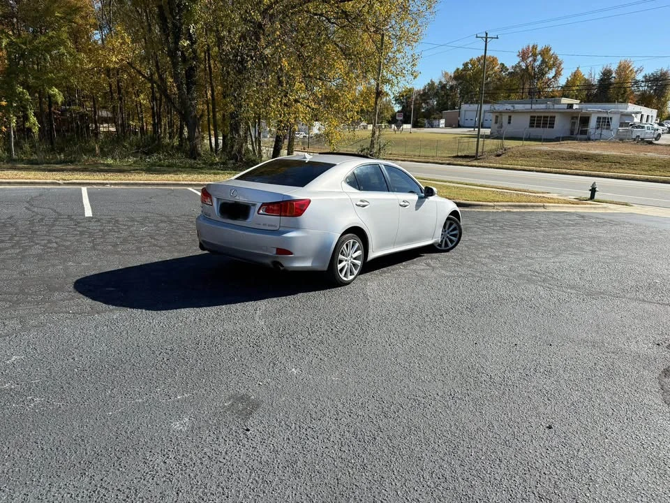 2009 Lexus IS 2nd Gen - Image 4 of 4