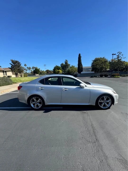 2009 Lexus IS 2nd Gen - Image 5 of 16