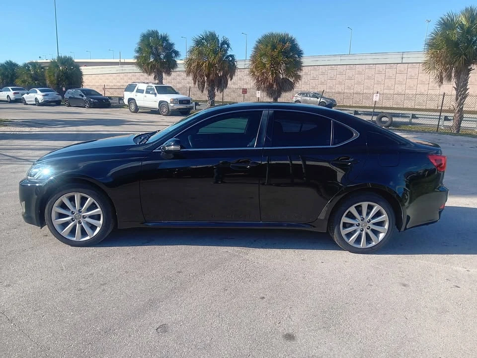 2009 Lexus IS 2nd Gen - Image 5 of 11