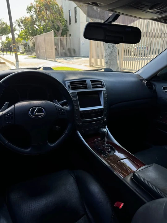 2009 Lexus IS 2nd Gen - Image 9 of 13