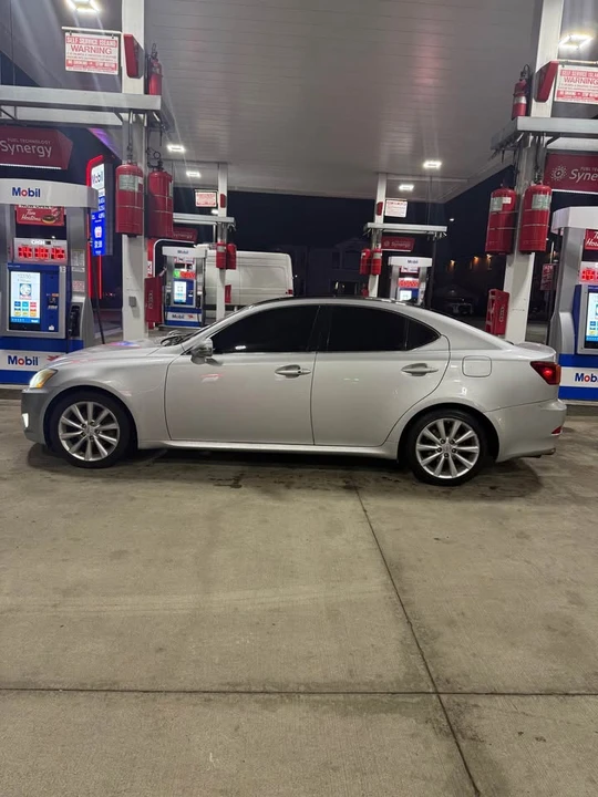 2009 Lexus IS 2nd Gen - Image 5 of 12