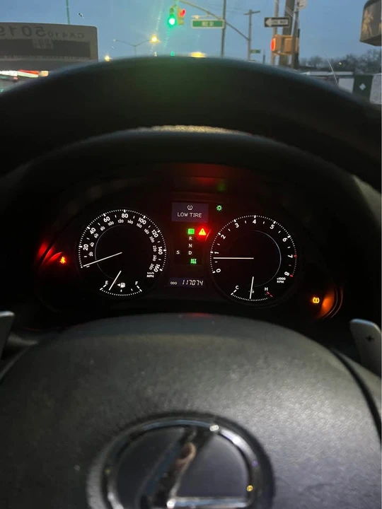 2009 Lexus IS 2nd Gen - Image 5 of 16