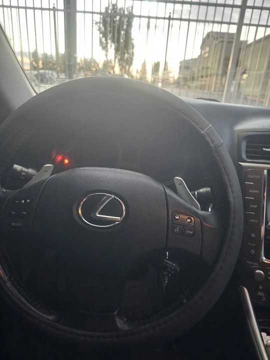 2009 Lexus IS 2nd Gen - Image 11 of 13
