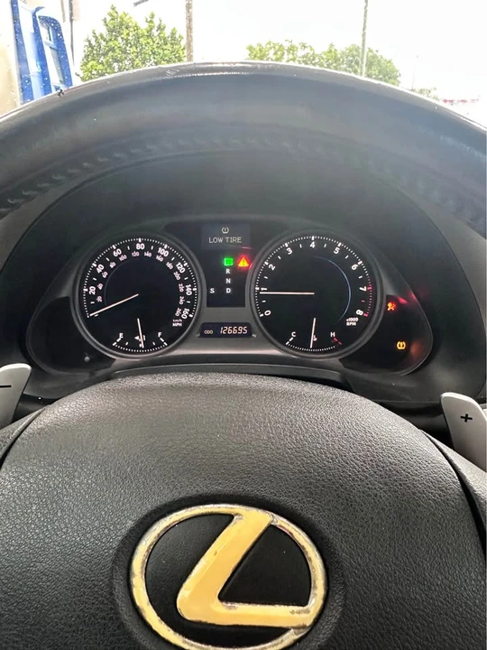 2009 Lexus IS 2nd Gen - Image 9 of 11