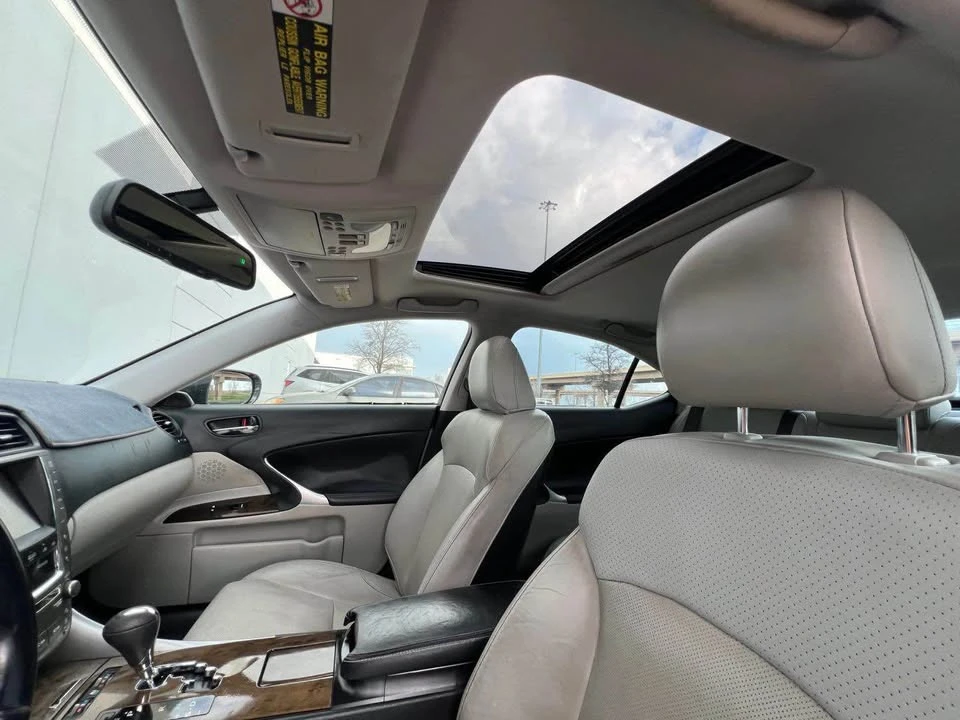 2009 Lexus IS 2nd Gen - Image 9 of 16