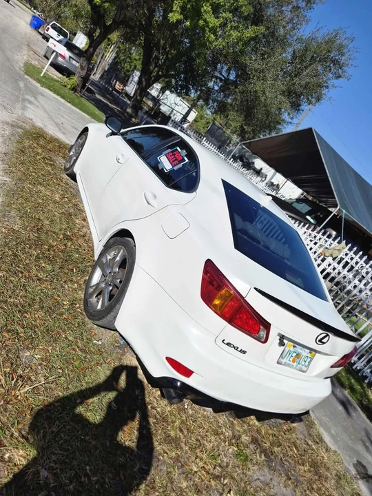 2009 Lexus IS 2nd Gen - Image 5 of 11