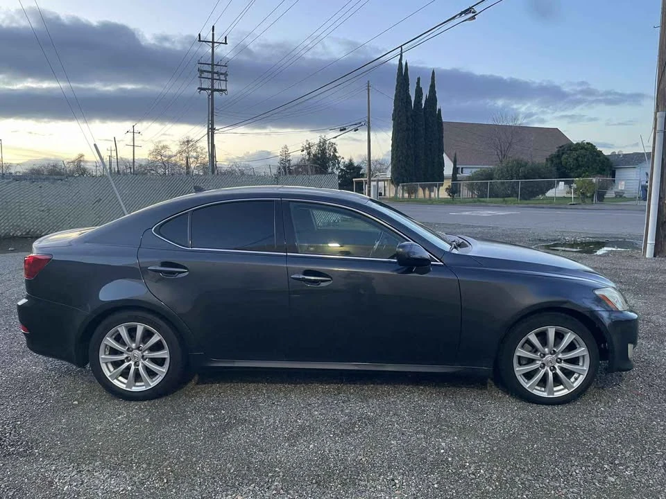 2009 Lexus IS 2nd Gen - Image 5 of 8