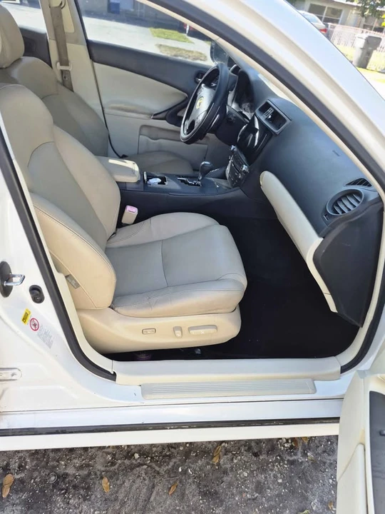 2009 Lexus IS 2nd Gen - Image 8 of 11