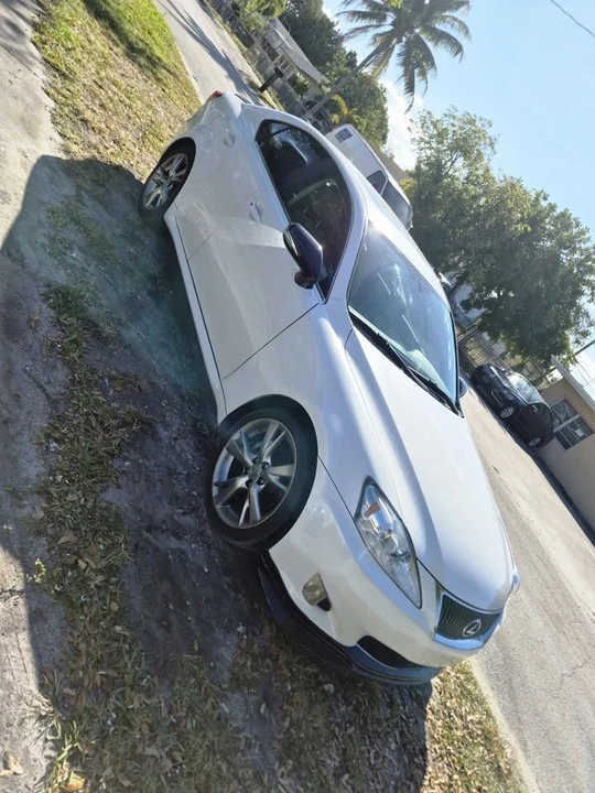 2009 Lexus IS 2nd Gen - Image 7 of 11