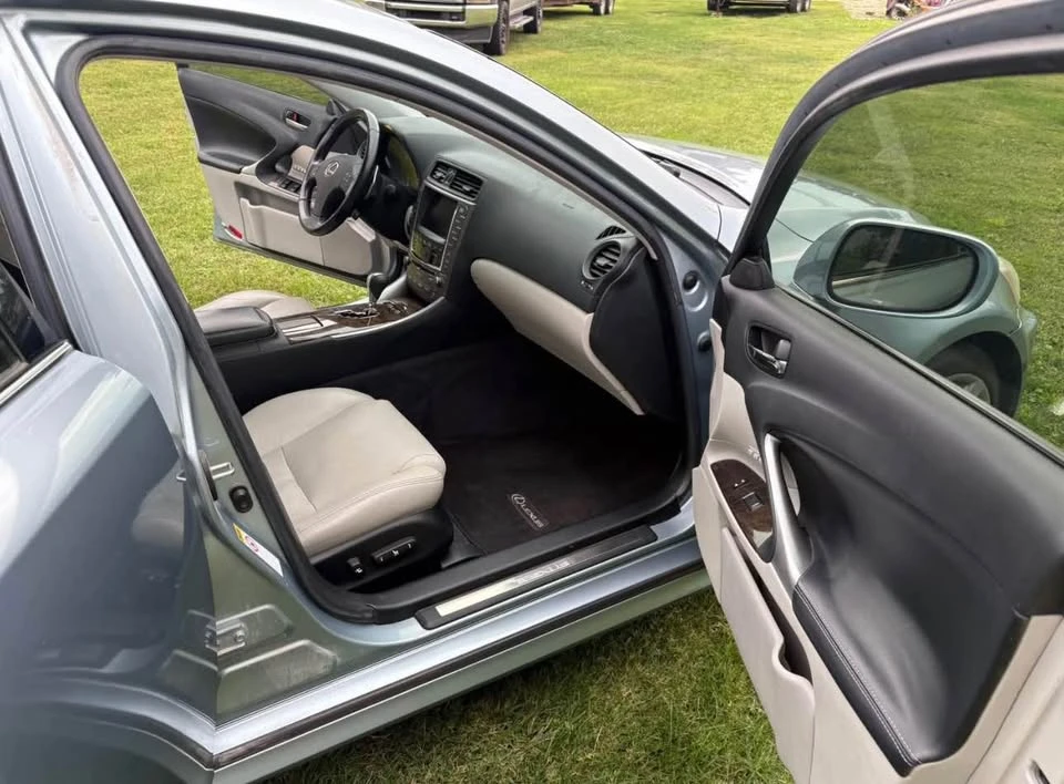 2009 Lexus IS 2nd Gen - Image 12 of 14