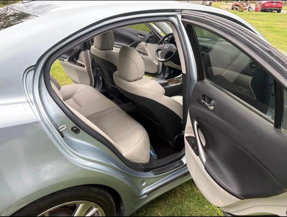 2009 Lexus IS 2nd Gen - Image 11 of 14