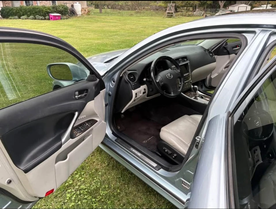 2009 Lexus IS 2nd Gen - Image 10 of 14
