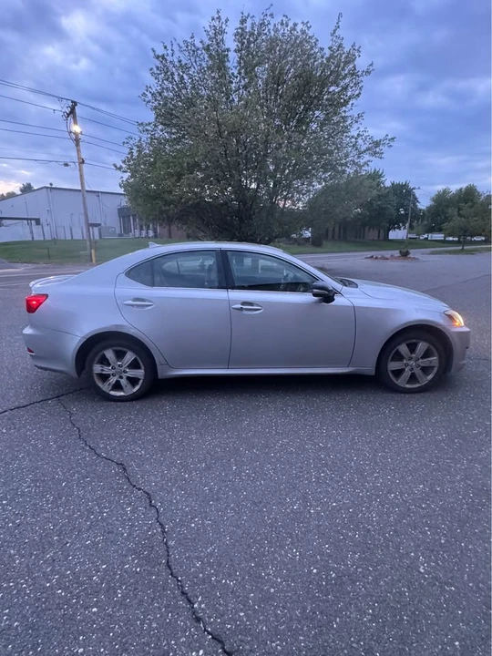 2009 Lexus IS 2nd Gen - Image 3 of 11