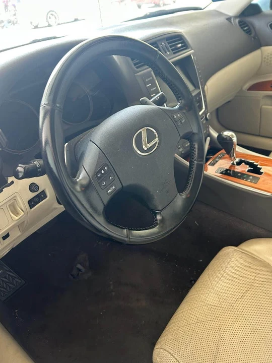 2009 Lexus IS 2nd Gen - Image 11 of 15