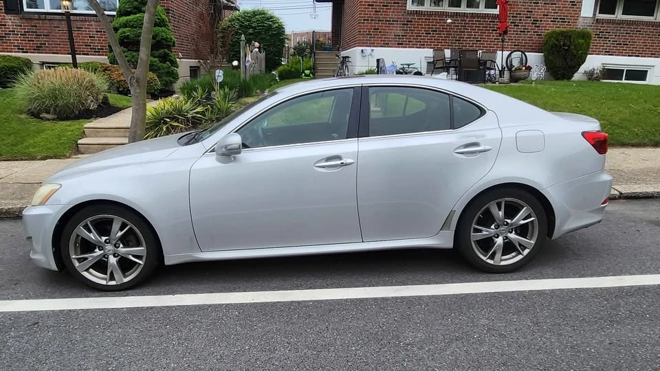 2009 Lexus IS 2nd Gen - Image 2 of 4