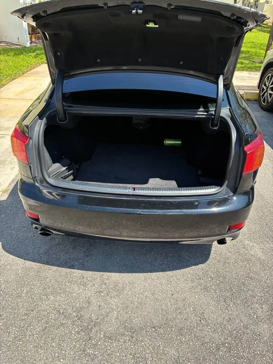 2009 Lexus IS 2nd Gen - Image 4 of 8