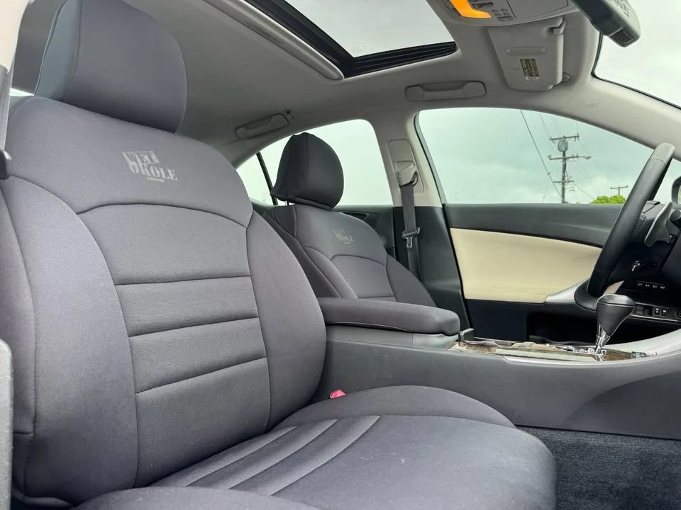 2009 Lexus IS 2nd Gen - Image 17 of 19