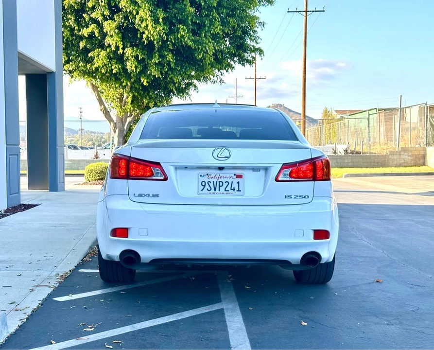 2009 Lexus IS 2nd Gen - Image 4 of 20