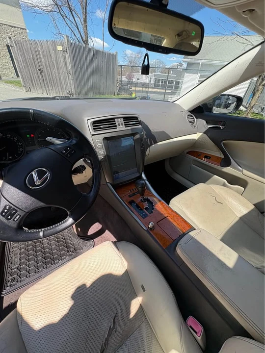 2009 Lexus IS 2nd Gen - Image 11 of 14