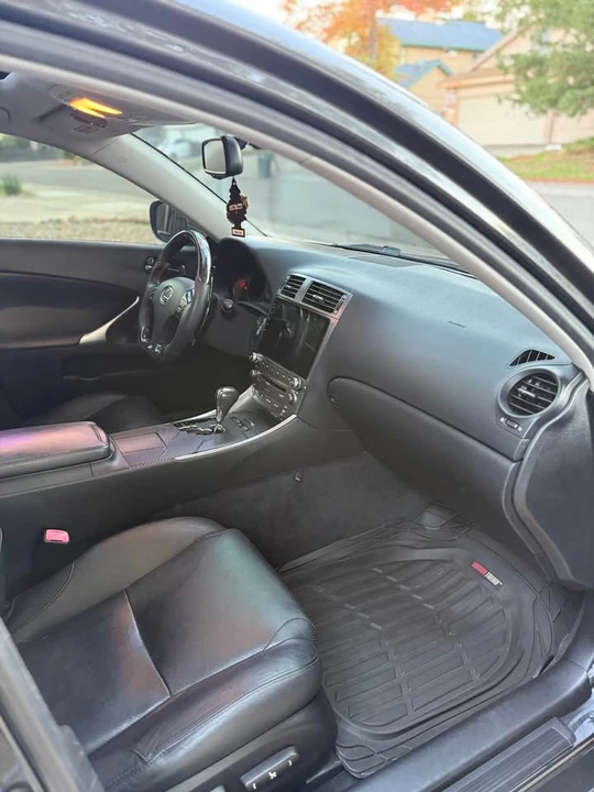 2009 Lexus IS 2nd Gen - Image 11 of 17