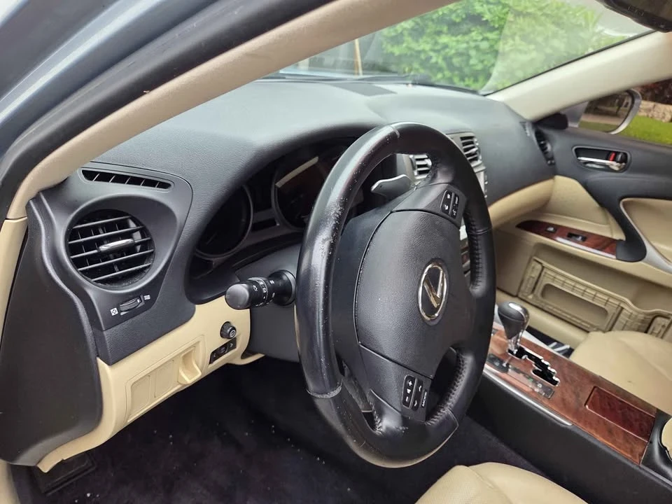 2009 Lexus IS 2nd Gen - Image 4 of 10