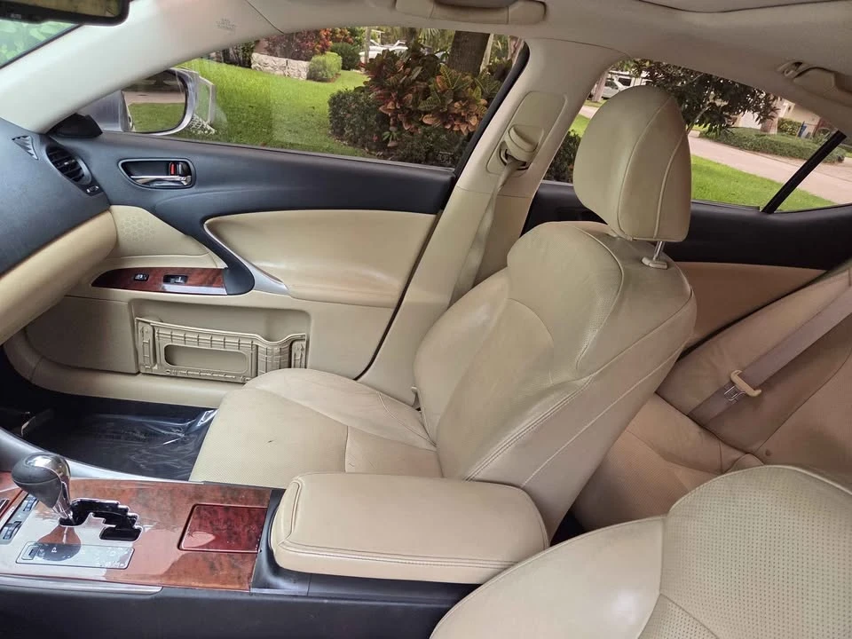 2009 Lexus IS 2nd Gen - Image 5 of 10