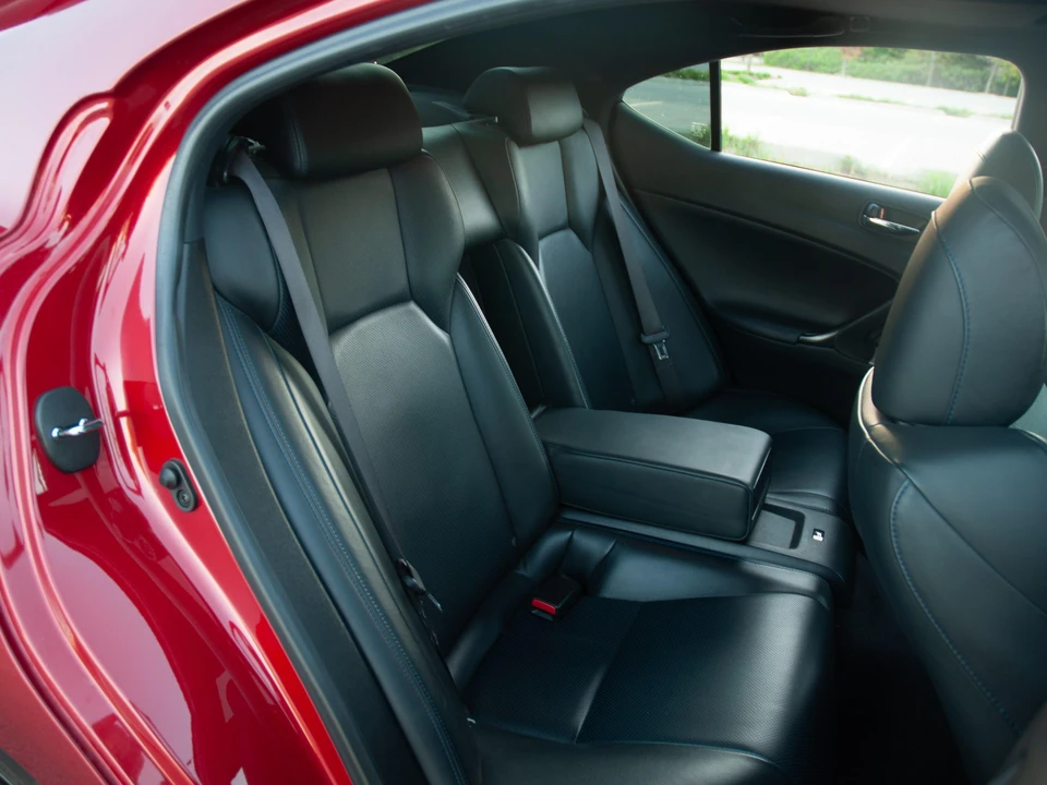 2009 Lexus IS F 2nd Gen - Image 28 of 31