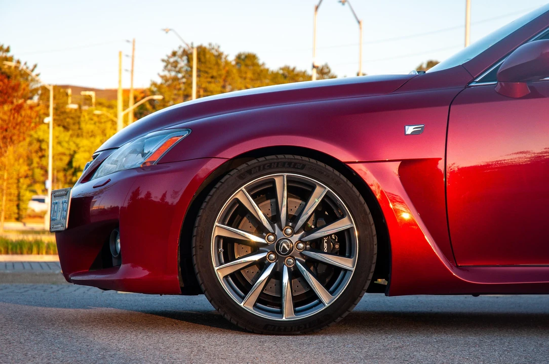 2009 Lexus IS F 2nd Gen - Image 17 of 31