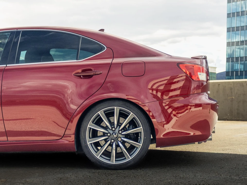 2009 Lexus IS F 2nd Gen - Image 27 of 31