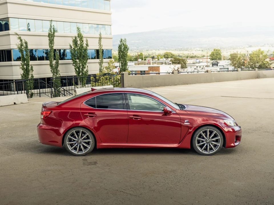 2009 Lexus IS F 2nd Gen - Image 17 of 31