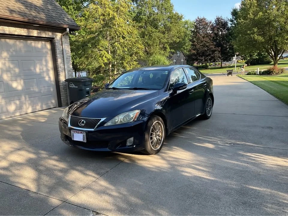 2009 Lexus IS 2nd Gen - Image 2 of 10
